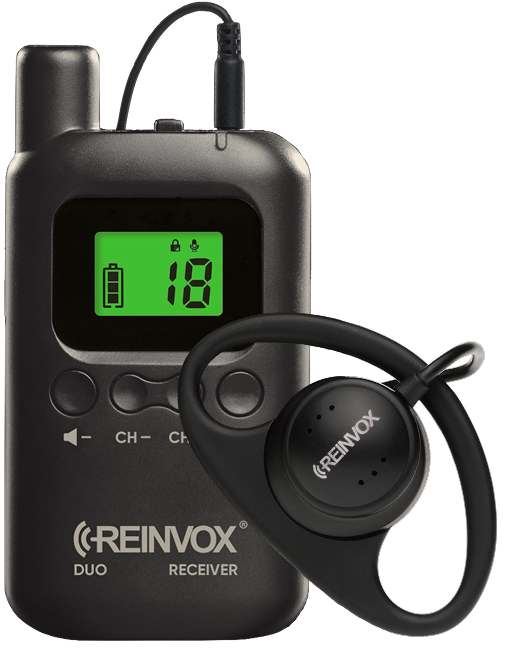 Приемники с наушниками, которые раздаются слушателям